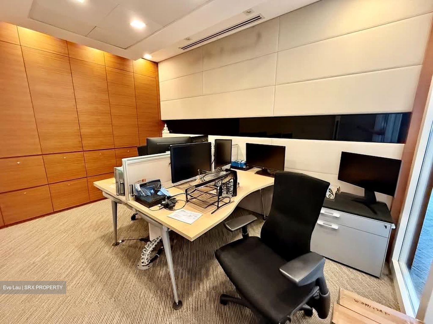 One Raffles Place (D1), Office #549815911